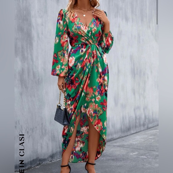 SHEIN Dresses & Skirts - never worn Floral SHEIN maxi dress size small